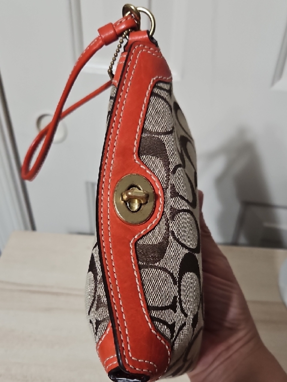 Coach EUC Turnlock Signature Canvas with Coral Trim Clutch - Picture 6 of 8
